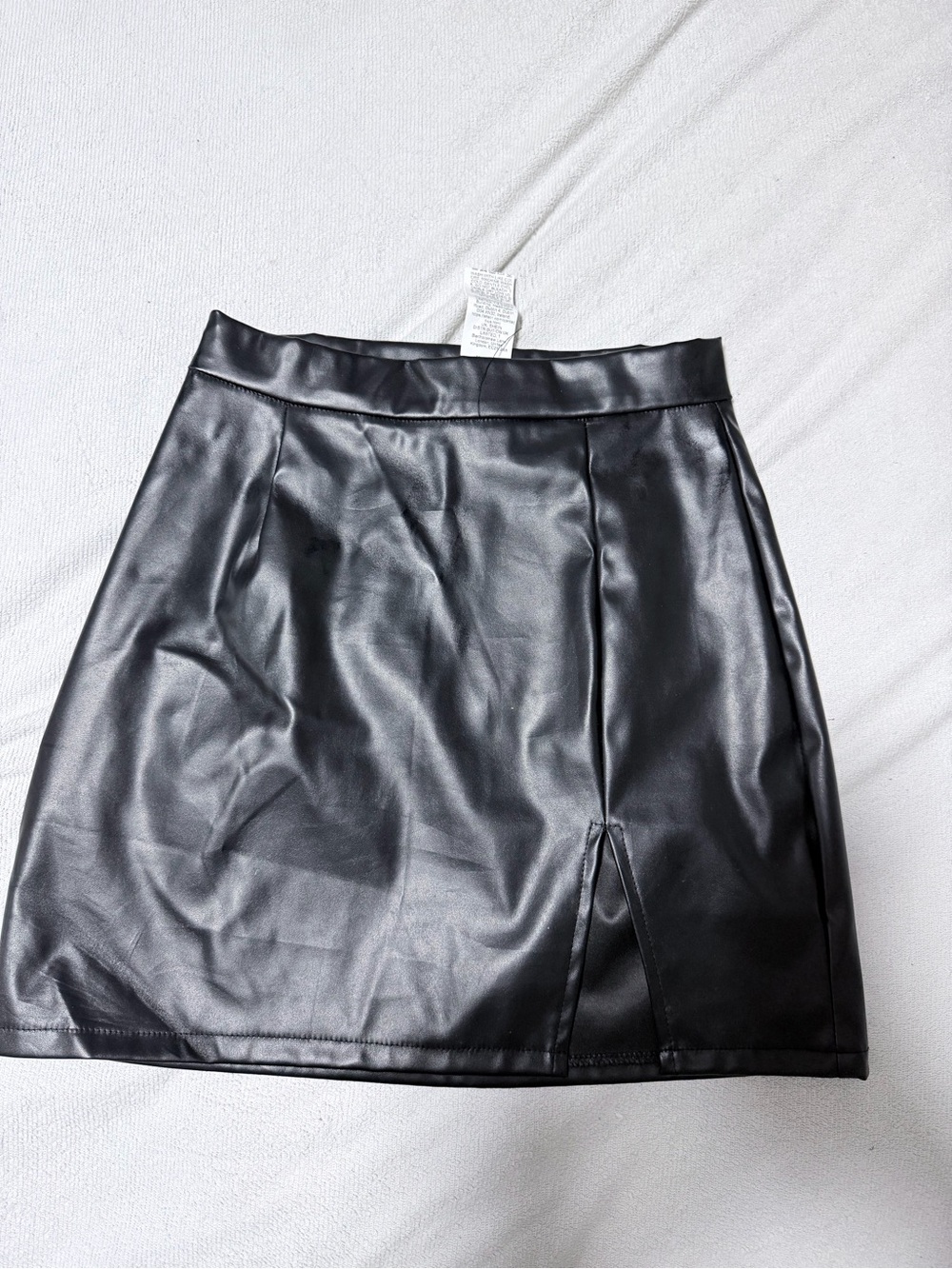 SHEIN Black Faux Leather Mini Skirt with Front Slit Detail